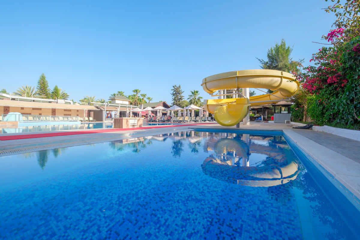 Clover Magic Garden Beach Hotel