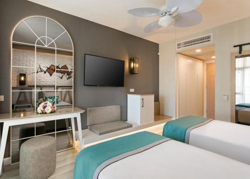 Limak Arcadia Hotel And Resort Hotel