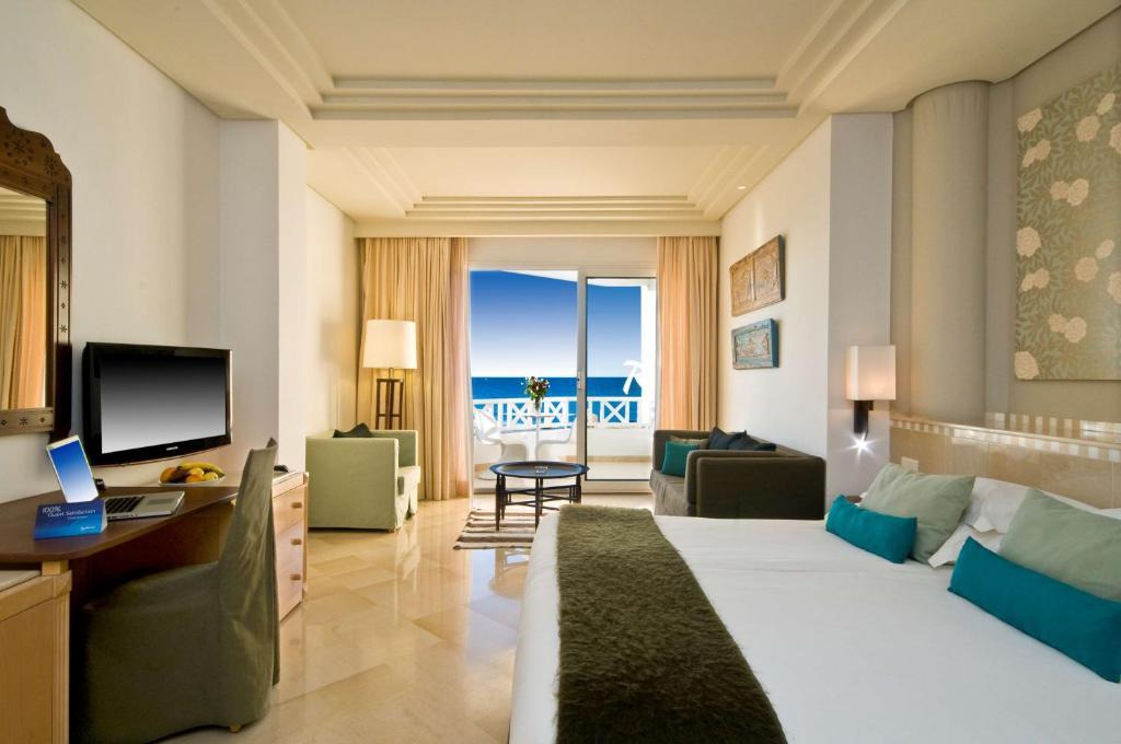 Radisson Blu Palace Resort and Thalasso