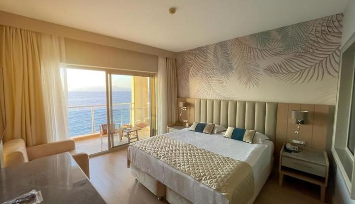Charisma Deluxe Hotel