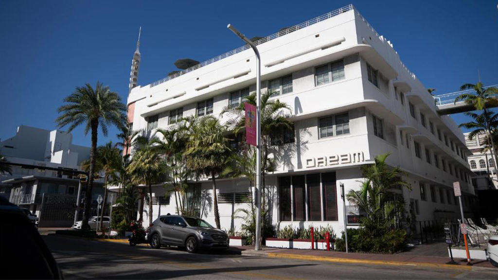 Dream South Beach by Hilton