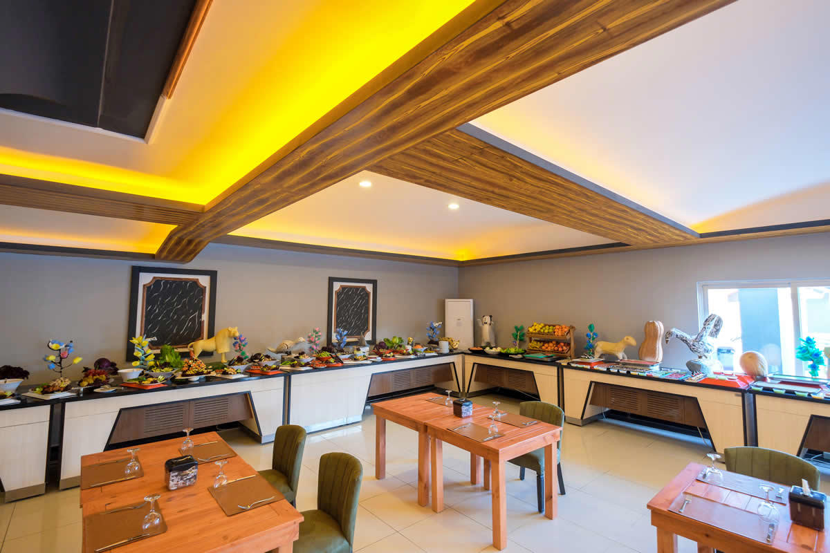 Clover Magic Garden Beach Hotel