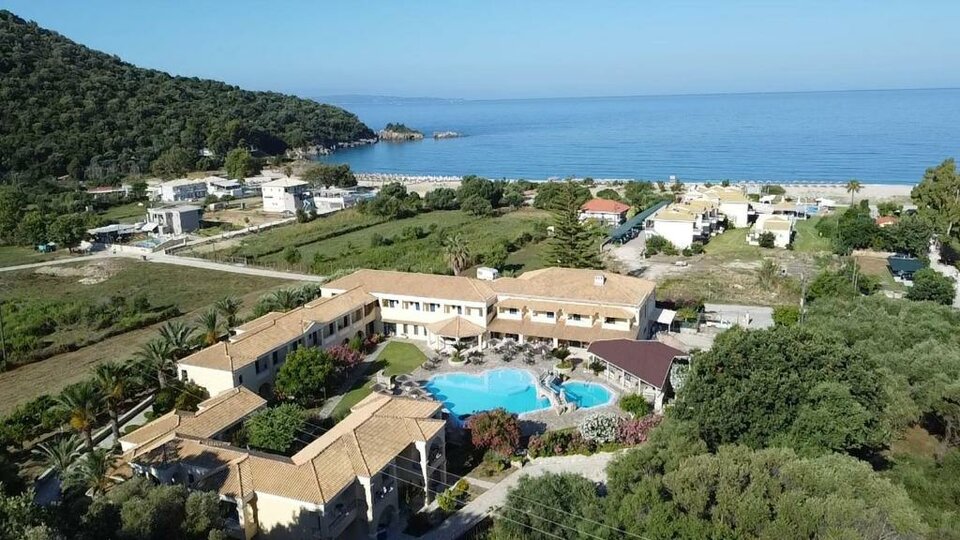 Karavostasi Beach