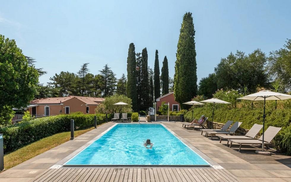 Laguna 4*