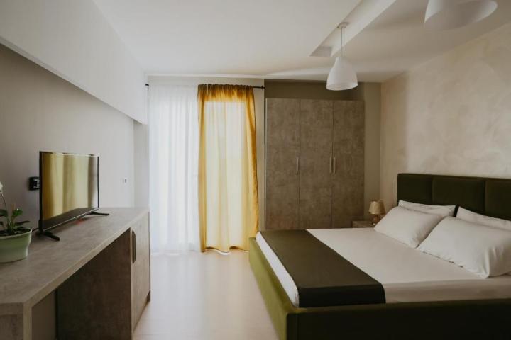 Hotel Miki