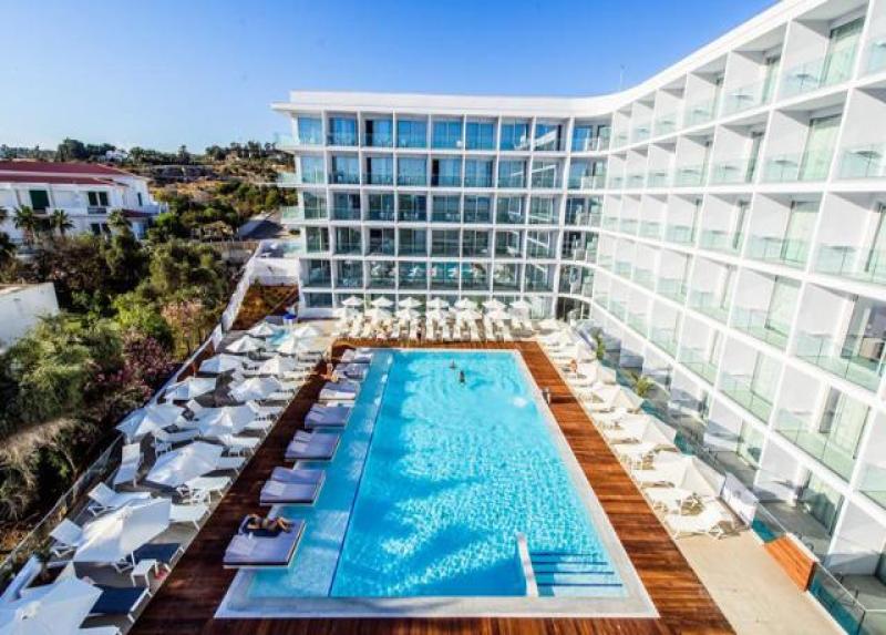 Eleana Hotel