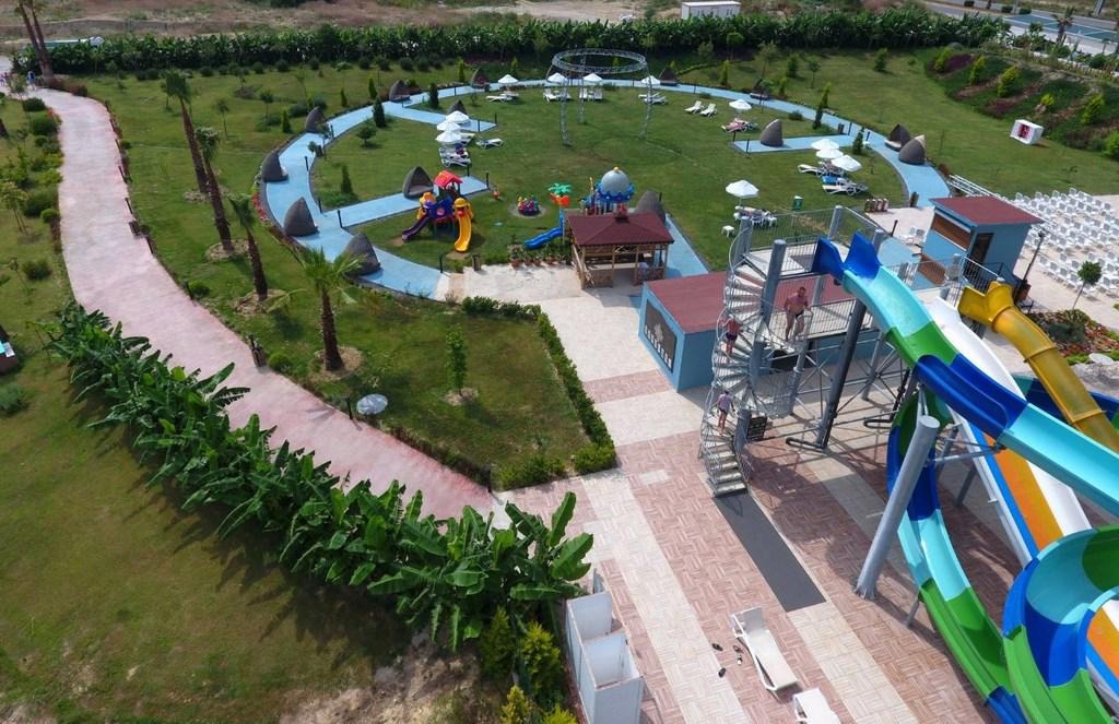 Glamour Resort & Spa