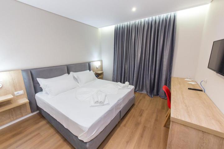Class Hotel