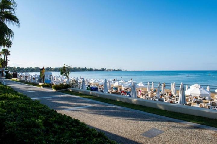 Side Star Beach Hotel