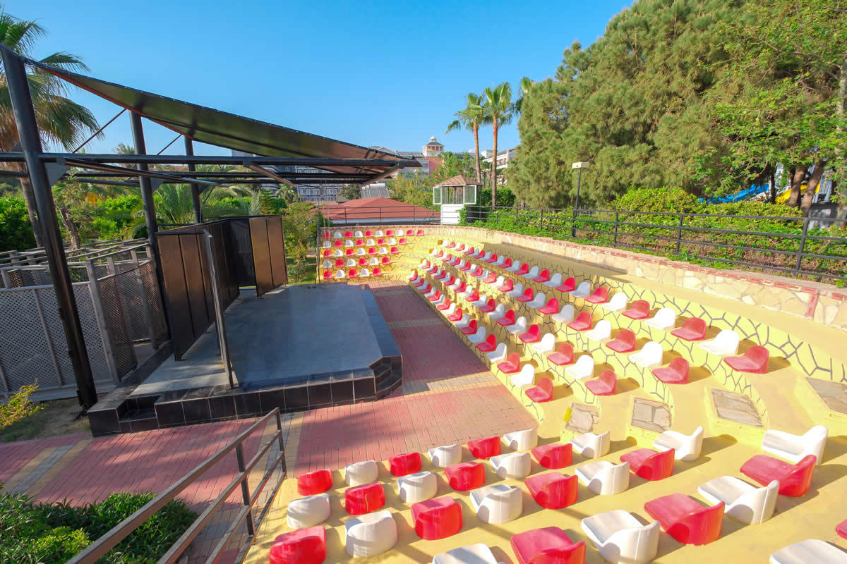 Clover Magic Garden Beach Hotel