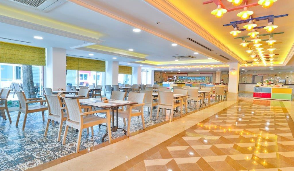 Hotel Crystal World of Colours Comfort Collection